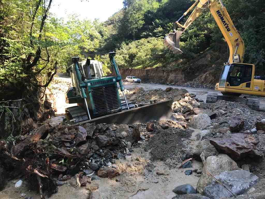 BÜYÜKŞEHİR’DEN GİRESUN’A YARDIM ELİ